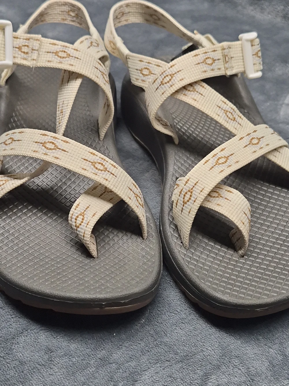 Chaco’s Z/Cloud 2 Sandal Oculi Sand Sz 7 Beige Color